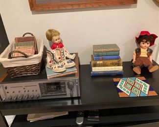 Carver Magnetic Field Power Amplifier, Antique Dolls, Vintage Books
