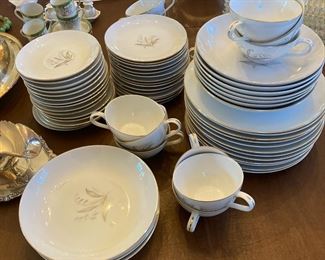 Dinnerware Set Kaysons China "Golden Rhapsody," Made in Japan, 1961