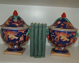 Pair of Chinese covered bowls