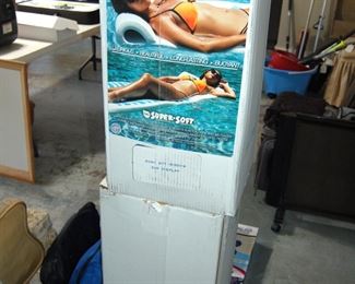 Floats for swimming pool