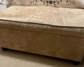 Storage chest lift top