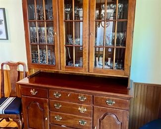 Matching Statton Furniture Cherry China Cabinet excellent 