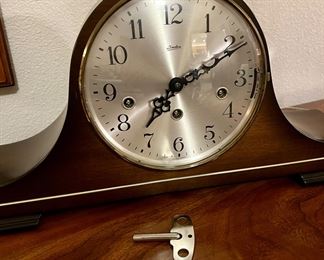  Linden Mantle Clock