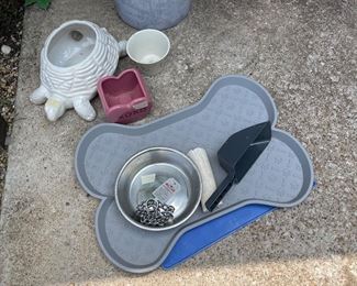 Dog items and pots