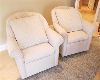 McCreary Modern Upholstered Swivel Armchairs (Set of 2)
