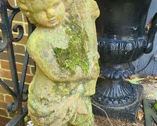 Statuary - one of several pieces available.