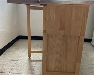 Most items from this sale are available for pre-sale at this link: https://www.estatesales.net/MI/Farmington/48334/marketplace/53731