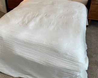 Most items from this sale are available for pre-sale at this link: https://www.estatesales.net/MI/Farmington/48334/marketplace/53731