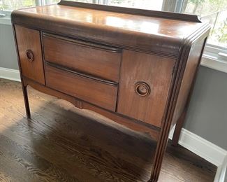 Most items from this sale are available for pre-sale at this link: https://www.estatesales.net/MI/Farmington/48334/marketplace/53731