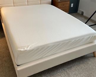 Most items from this sale are available for pre-sale at this link: https://www.estatesales.net/MI/Farmington/48334/marketplace/53731