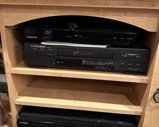 VHS/DVD Players