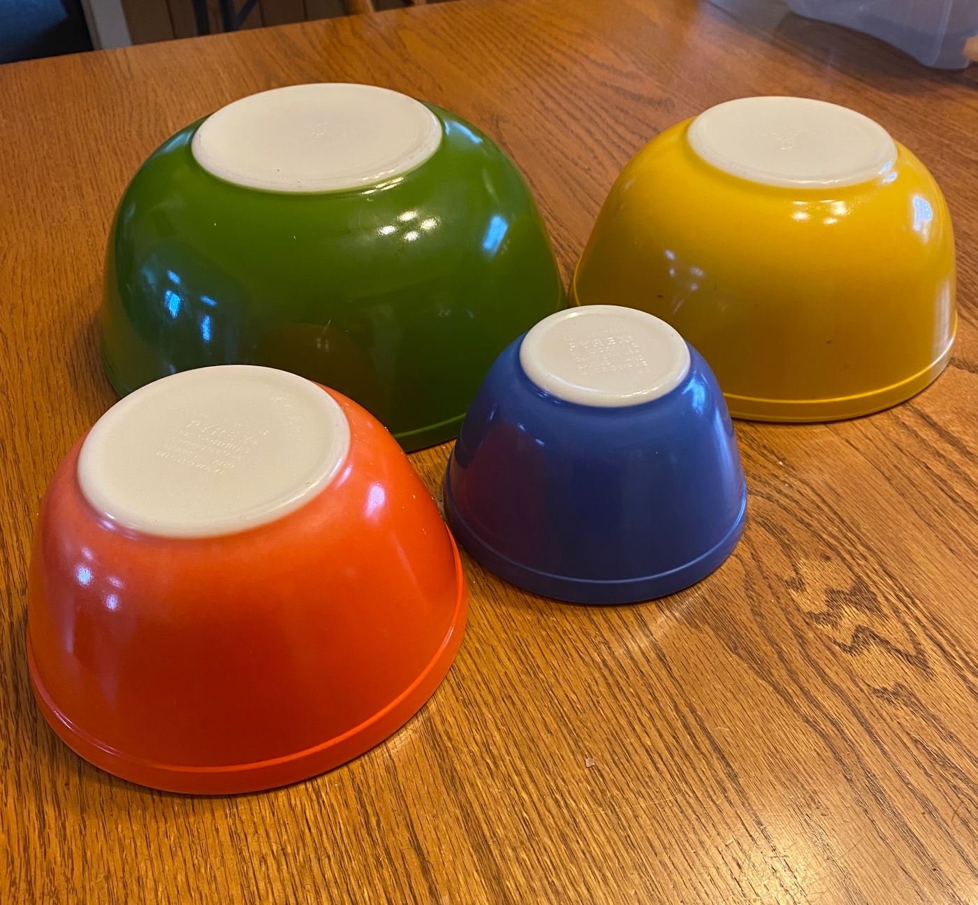 Pyrex stacking bowls