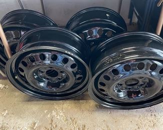 Like new rims, not sure what car they fit. Will try and find out 