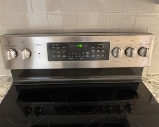 stove brand new 30 inch GE  profile 