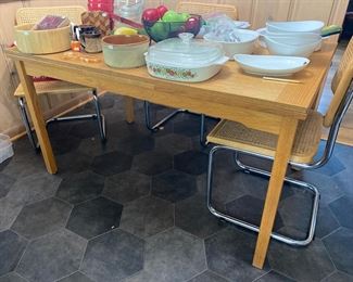 Draw leaf kitchen table. Extends from 53” long to 93” long