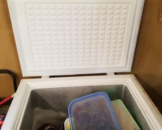 Chest style deep freezer 
