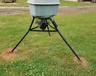 Deer feeder 