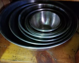 Mixing bowls 