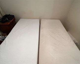 Temperpedic mattress and adjustable bed
