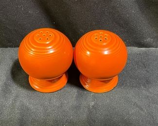 VTG Orange Fiestawaere Salt & Pepper