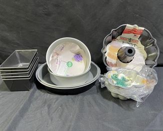 New Bundt Pan, Loaf Pans, Cake Pans & Molds