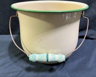 Vintage Granite Ware Chamber Pot