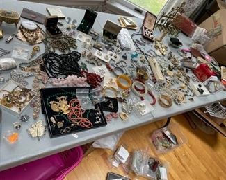 Large amount of Jewelry