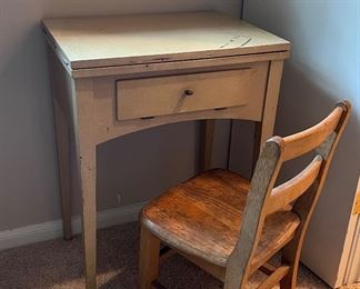Vintage sewing table