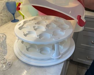 Collapsible Cupcake Carrier with Lid