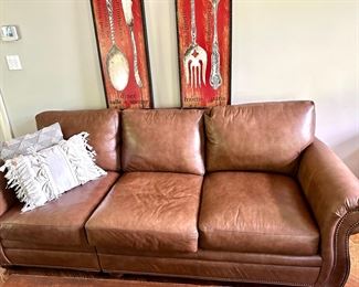 Bradington Young “Warner” 8 way tie collection Brown Leather Sofa. LIKE NEW!!!