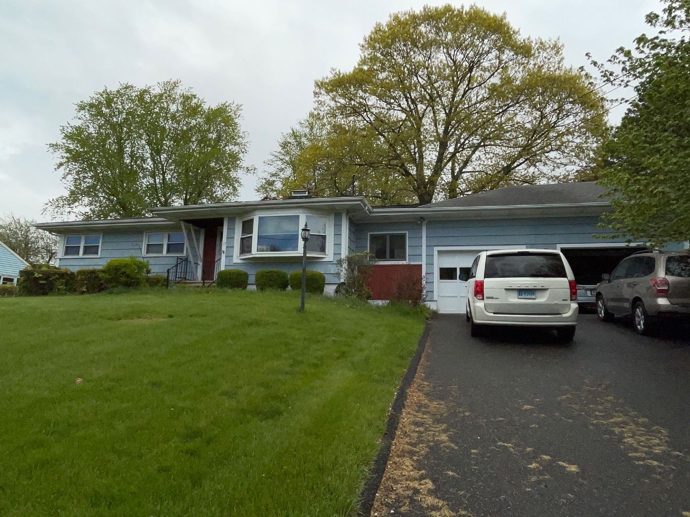 DANBURY ESTATE SALE PACKED HOME !! SNOWBLOWER,BIKE... starts on 5/20/2023