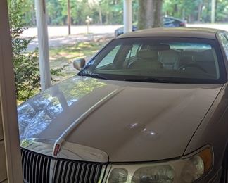 2001 Lincoln 119,000 miles. Runs great