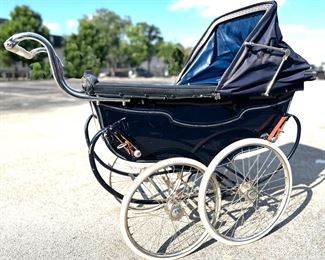 2e1 Silver Cross English Pram, Sold by Best Co., New York
