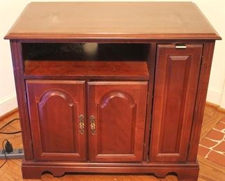 120 - Wood TV Stand Cabinet 32" x 18" x 28"
