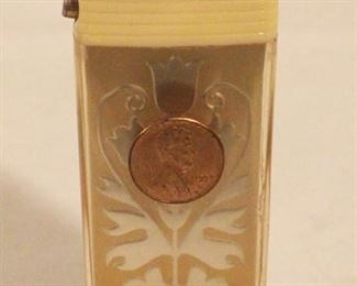168 - 1958 Scripto Vu-Lighter Table Lighter 4 3/4" tall
