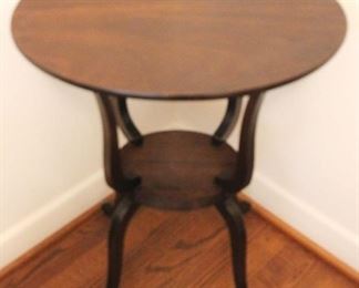 260 - Wood Table 20" x 16" x 24"
