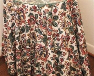 266 - Table 20" x 25"
