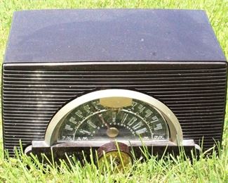 414 - Vintage GE Radio 12 1/2" x 6 1/2" x 7 1/2"
