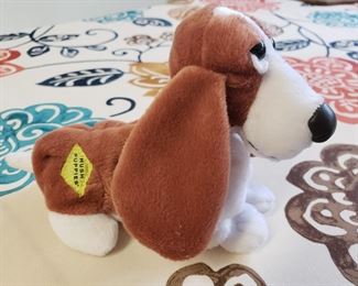 Hush Puppies, Bassett. 