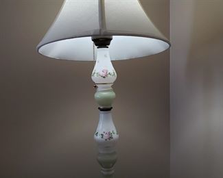 Porcelain Lamp with Pull Chain