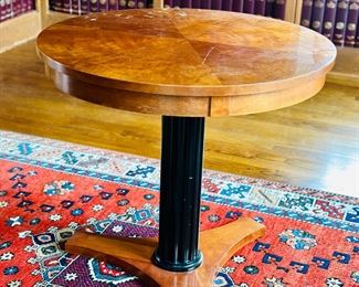Ethan Allen Medallion round occassional table