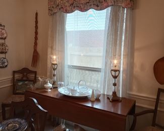 Double drop leaf table