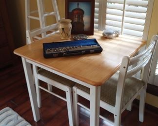 Nice apartment sized dinette set.