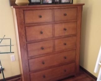 Chest of drawers 
