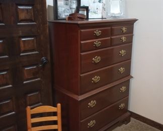 Chest of drawers