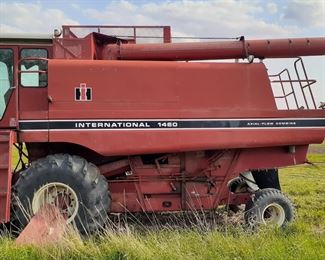 International Harvester 1460 Combine