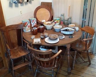 round kitchen table w/2 leaves, wood high chair