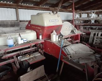 IH Cyclo 400 planter