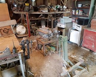 tractor lift, bench vices, table saw, barn finds