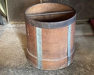 Antique grain measure